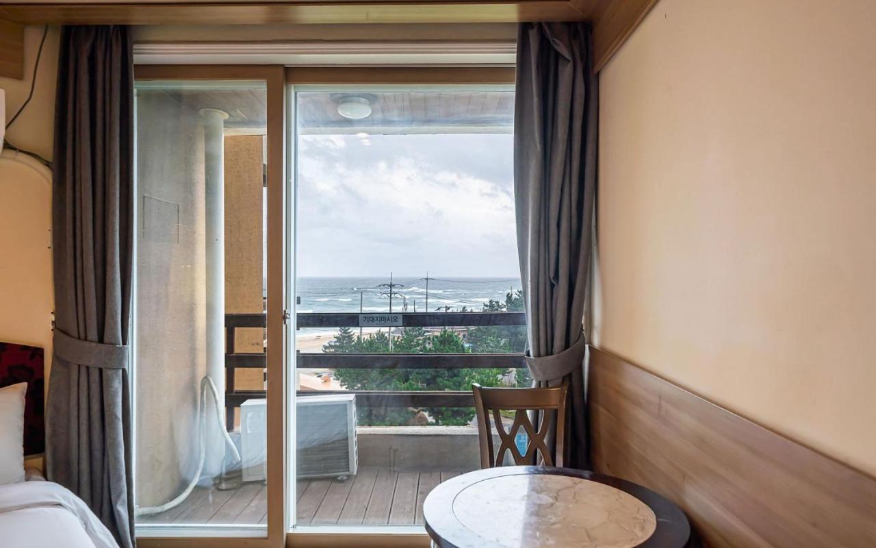 Benikea San&Bada Jumunjin Resort Gangneung Exterior photo
